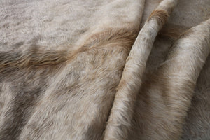 Cowhide rug Beige and Brown Collection Quebecuir Premium. Code 10435.