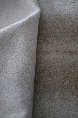 Tapis en peau de vache Beige. Code 96082.