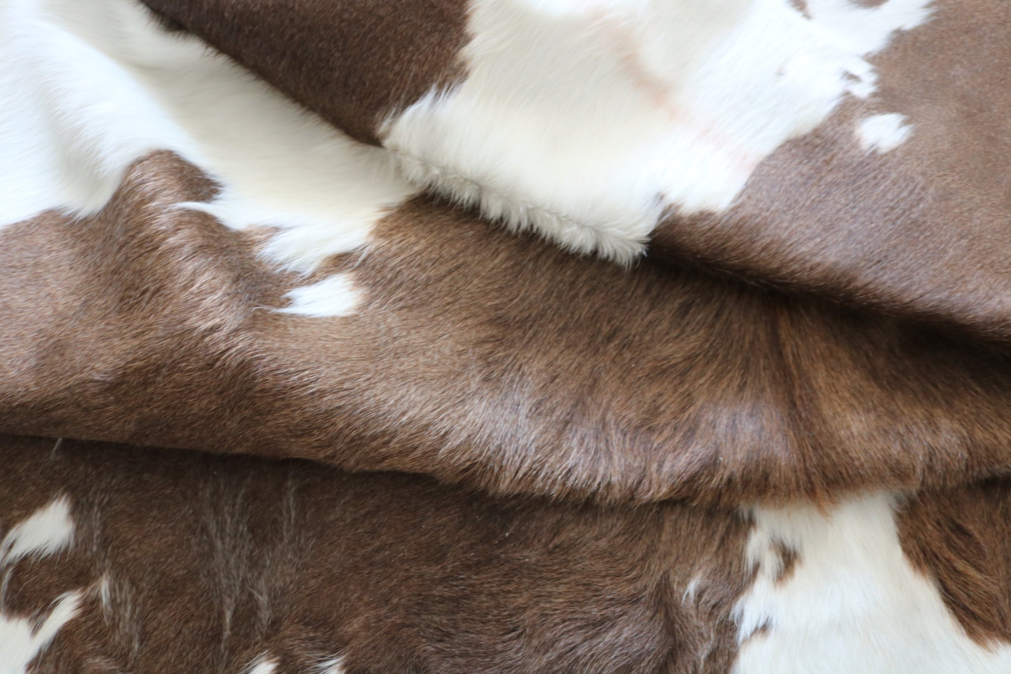 99294- Cowhide Rug BROWN & WHITE - Premium Collection