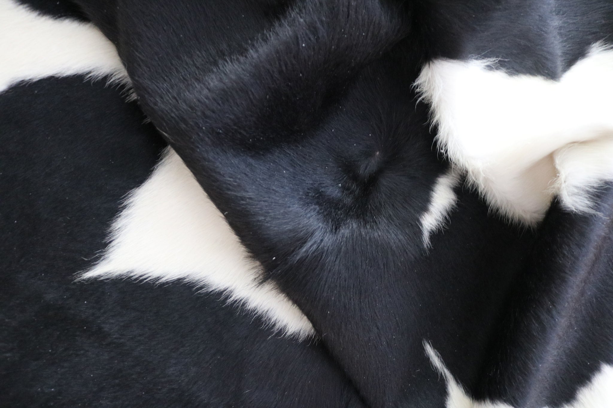 99299- Cowhide Rug BLACK & WHITE - Premium Collection