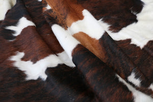 Beautiful Cowhide rug Tricolor XXL. Code 97021.