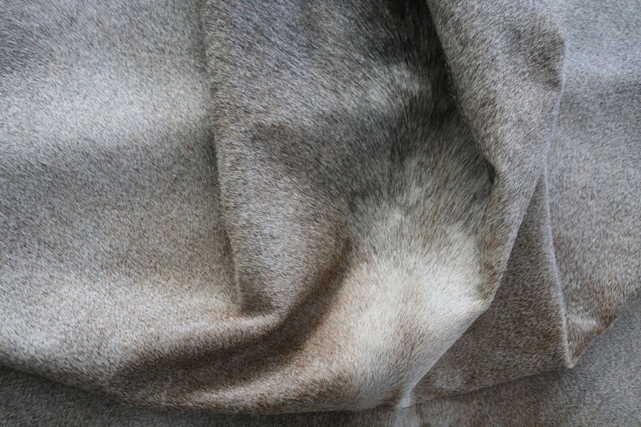 99355- Cowhide Rug GREY  & CHAROLAIS - Premium Collection