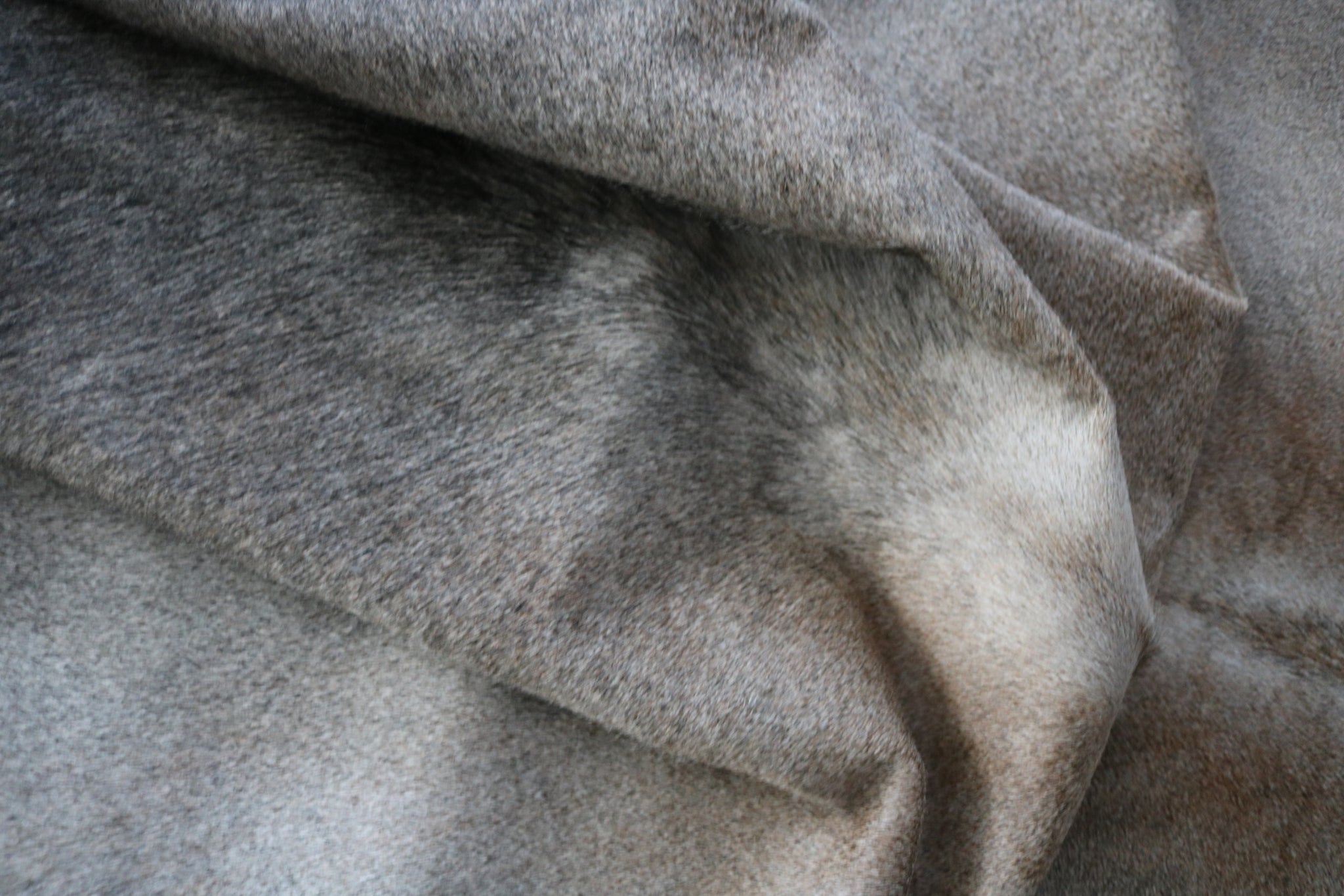 99355- Cowhide Rug GREY  & CHAROLAIS - Premium Collection