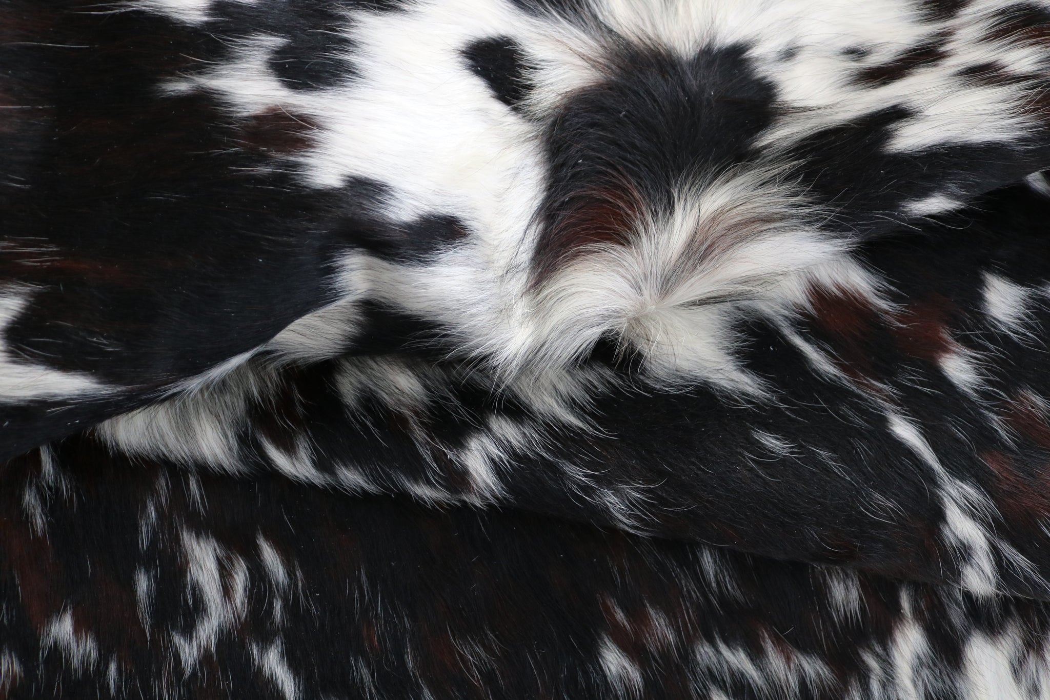 Cowhide Rug Tricolor XXXL . Code 97027