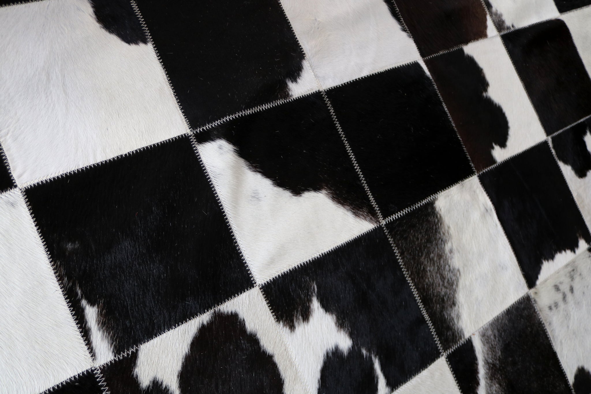 99526 Cowhide Patchwork rug - Premium  Collection SUPER BIG SIZE XXXL