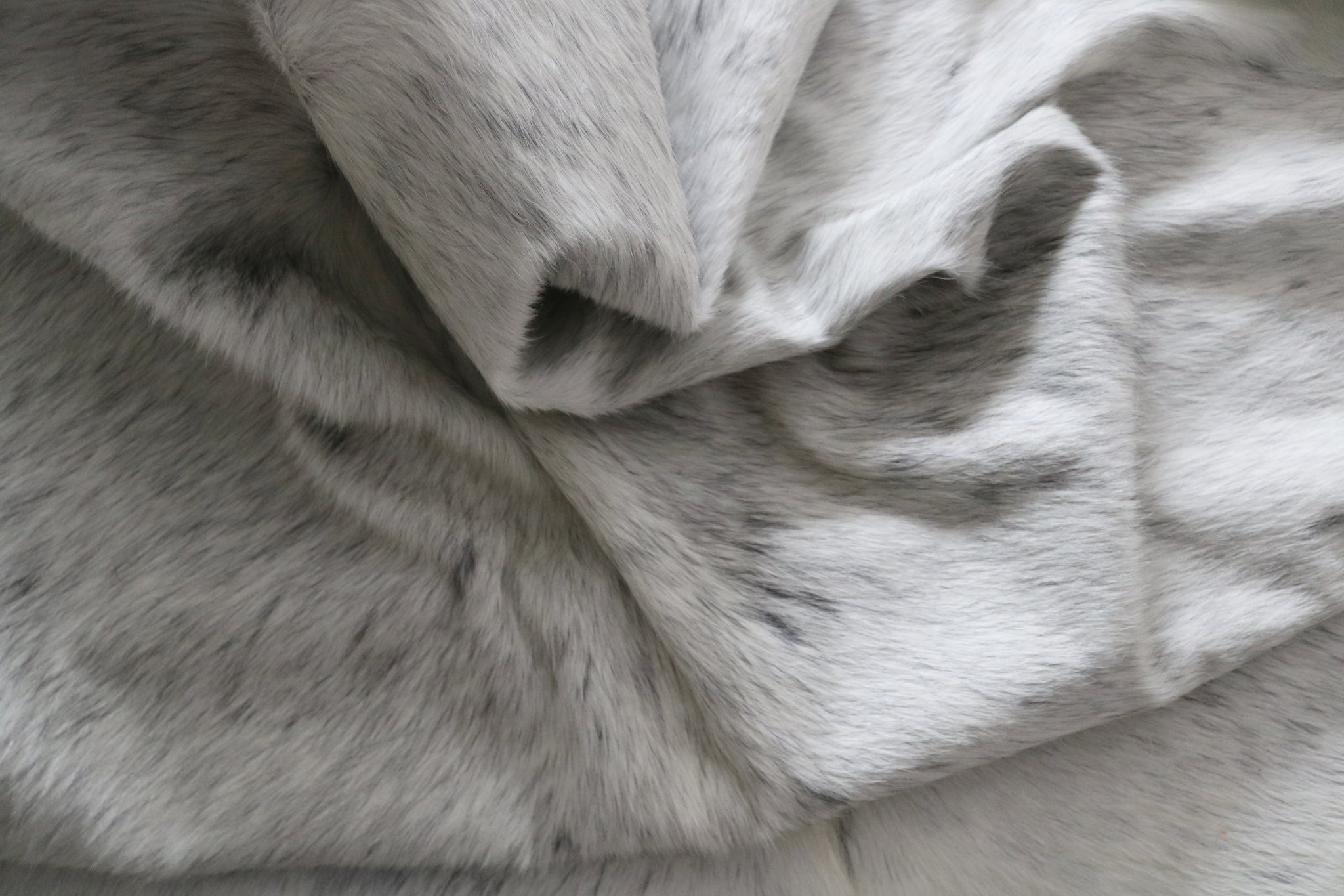 99729- Cowhide Rug -  GREY & WHITE   Premium Collection