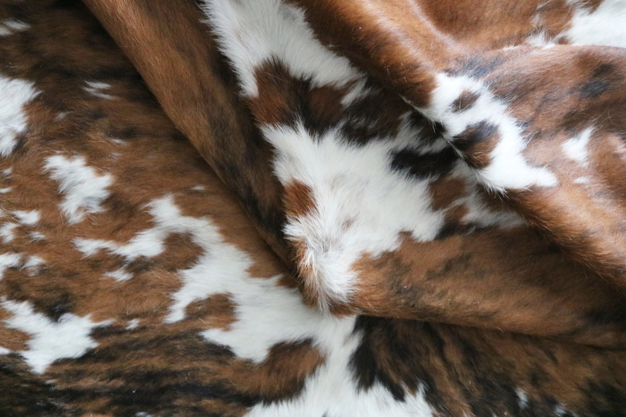 99755 Cowhide  rug TRICOLOR  - Premium  Collection