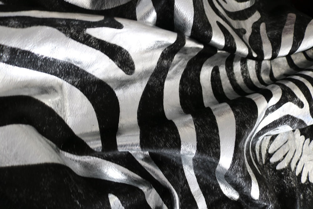 98302 Cowhide rug Collection SILVER METALLIC ZEBRA XXL Cowhides in Canada