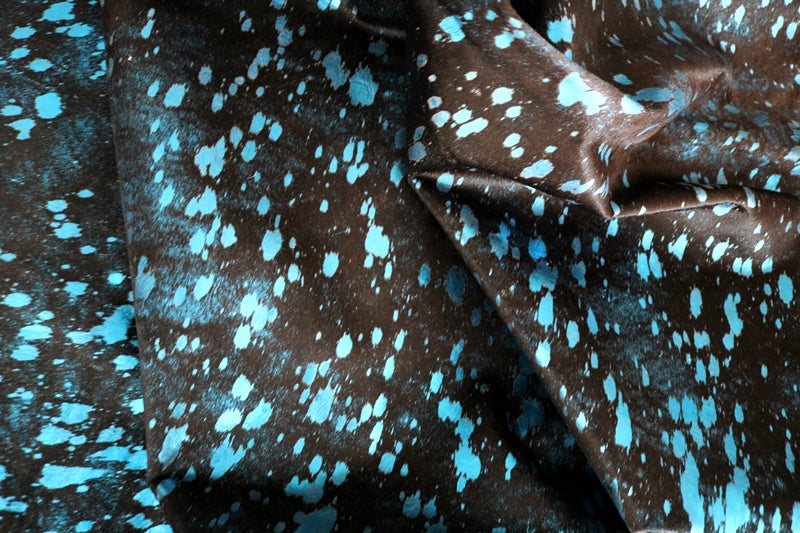 300138- Acid Wash Cowhide Rug BLUE - Premium Collection