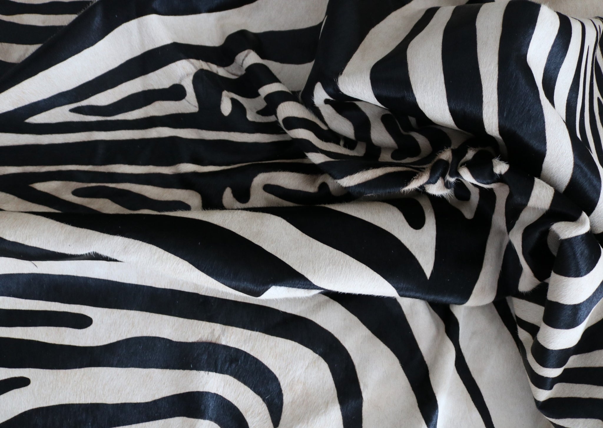 98608 - XXL Big Cowhide Rug Printed  ZEBRA - Premium Collection
