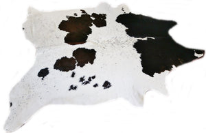 A 9484  Natural Cowhide rug black and white. Collection Canada Rustique. Real cowhide rug.